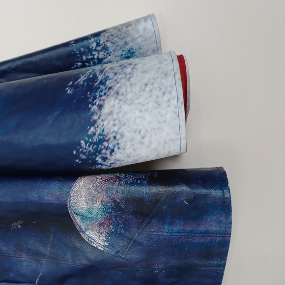 ✨3/$25✨Disney Decendants Youth Raincoat - L (10/12) - Picture 4 of 9